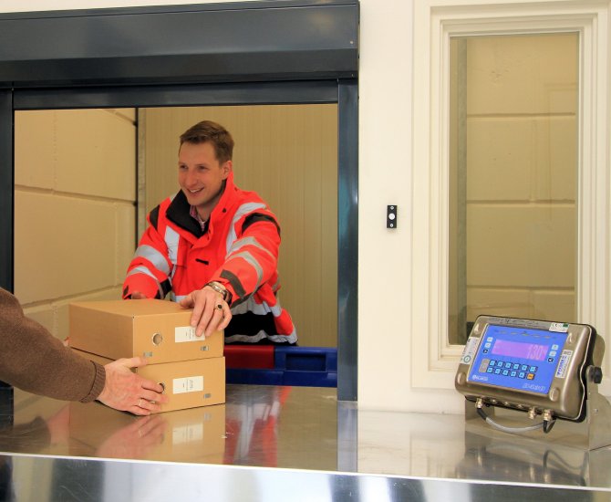 Vertrouwelijk archief en datadragers vernietigen? Laat in deze tijd niet je medewerkers heen en weer rijden. Plaats een container.